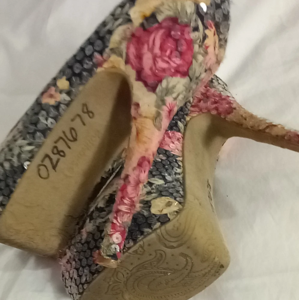 Dollhouse Lannah Heels - Picture 7 of 7
